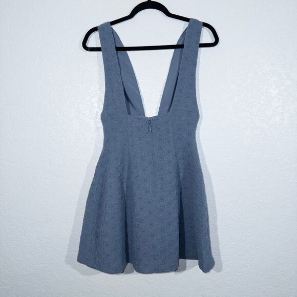 NWT WeWoreWhat Grey Blue Textured Knit V-Neck Mini Dress Size 6 - Picture 7 of 8